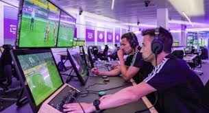 英超赛场亮点：利物浦逆转曼联,