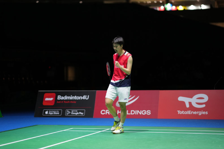 束了这场激 束了这场激